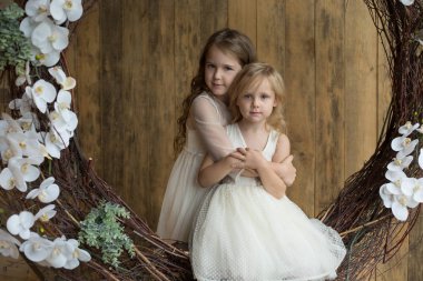 İki kız, kız, kız kardeşler, f ile fotoğraf stüdyosu modellerinde