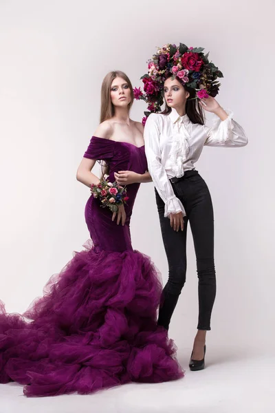두 여자, 모델, 자매, 친구와 함께 아름 다운 이미지에는 — 스톡 사진