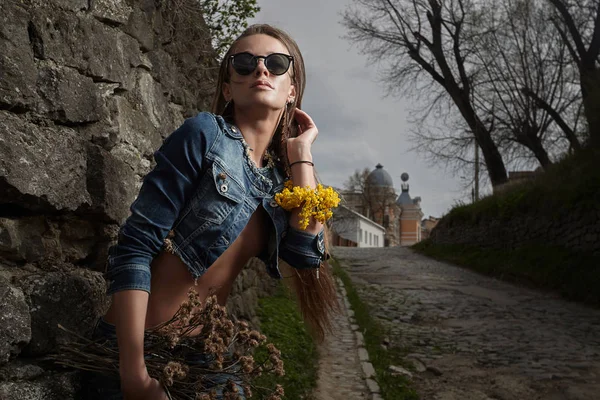 Bir güzel, şık bir kadın, kız, o modelde portresi — Stok fotoğraf