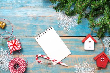 Noel arka plan dekorasyon ahşap arka plan üzerinde ile.