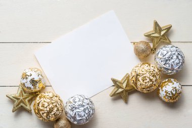 Noel dekorasyonları ahşap arka plan üzerinde arka plan. Sayfanın Üstü 
