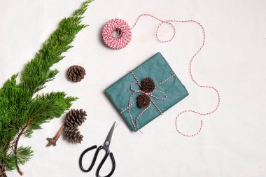 Noel hediyesi. El hazırlanmış hediye.