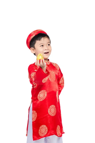 Kleiner vietnamesischer Junge in traditioneller Kleidung — Stockfoto