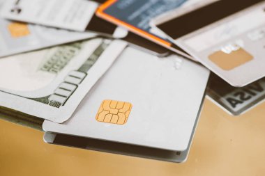 kredi kartları ve banknot