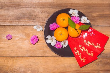 Mandarin portakal ve delilik yeni yıl ile metin 