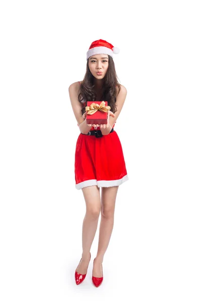 산타 클로스 옷 선물 상자를 들고 아시아 여자 — 스톡 사진