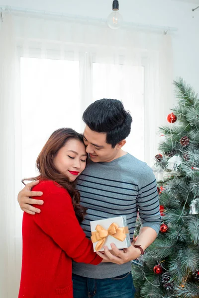 Noël asiatique couple — Photo