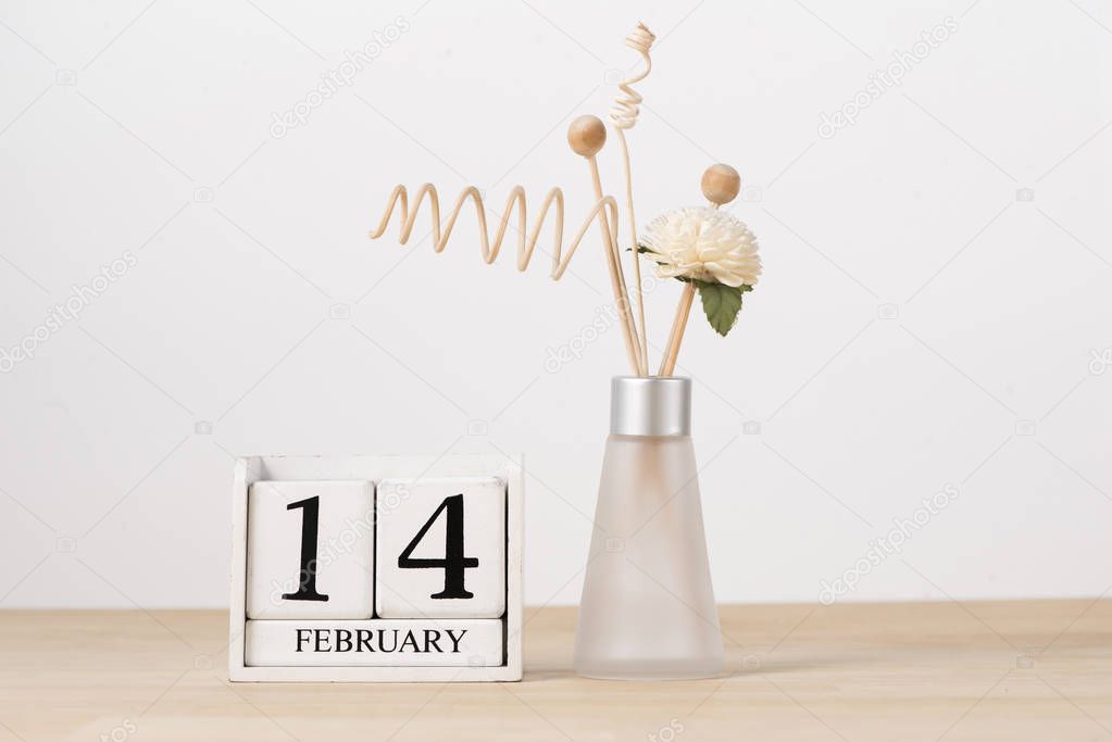 February 14 Calendar Wooden Cube. Valentine's Day