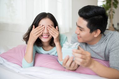 Mevcut yapma genç adam