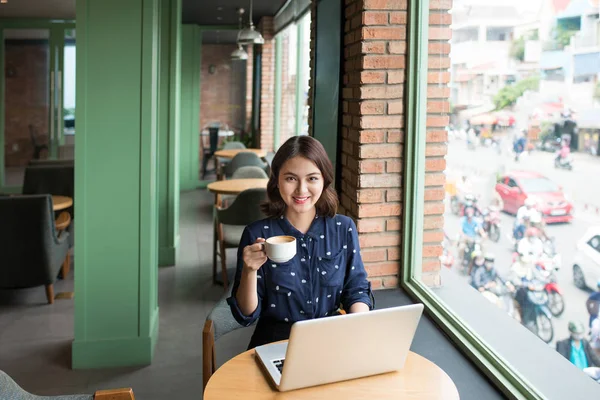 Young businesswoman in cafe — Stock Photo, Image