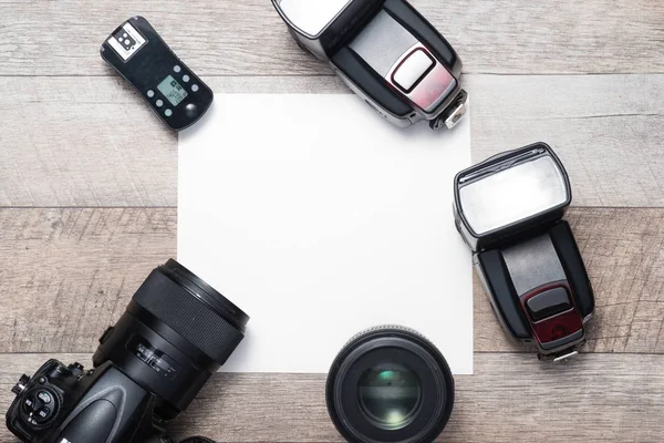 床にカメラマンの機器 — ストック写真