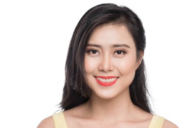 Kameraya gülümseyen kadın