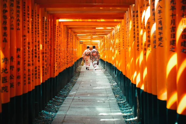 Japanese women in kimono dresses — Stock Photo, Image