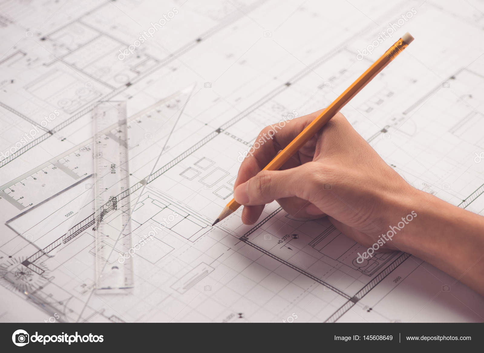 какими карандашами чертятся линии. линейка красный карандаш. мы от других чертим линию. исторические задачи по истории. черчение в школе.