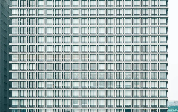 Ventanas del edificio de oficinas — Foto de Stock