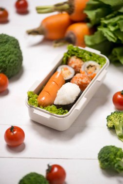 Bento kutusu farklı gıda ile