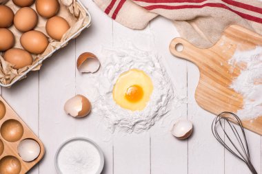 yumurta, şeker, un, süt