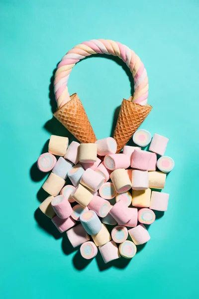 Marshmallow and waffle cones — Stock Photo, Image