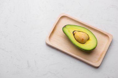 taze organik avokado