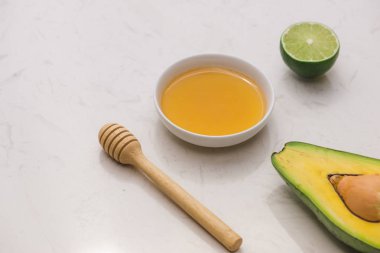 taze organik avokado