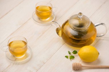 Limonlu çay bal ile