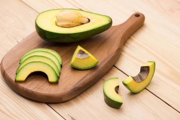 Verse biologische avocado — Stockfoto