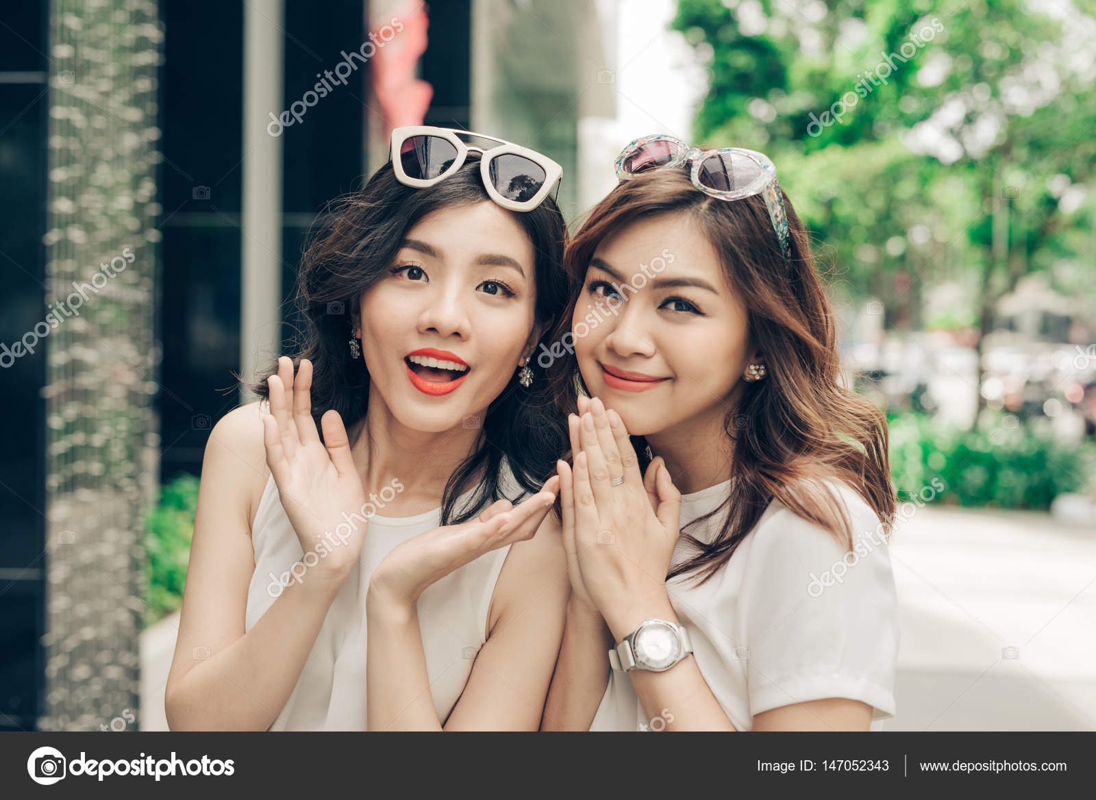 Two girls in white dresses Stock Photo by ©makidotvn 147052343
