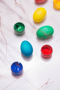 Renkli Paskalya yumurtaları