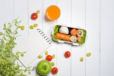 Bento kutusu farklı gıda ile