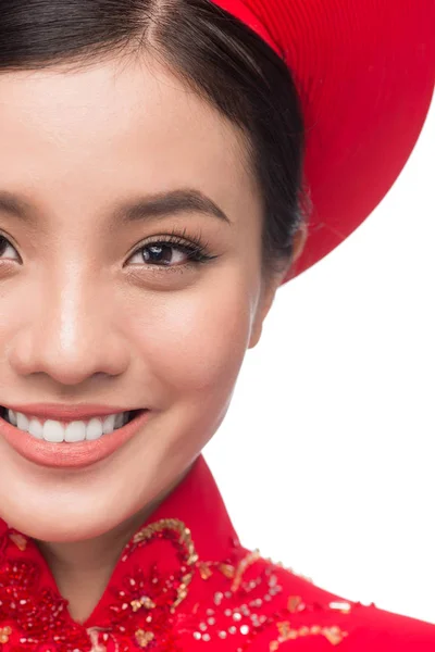 Mulher sorridente em chapéu vermelho — Fotografia de Stock