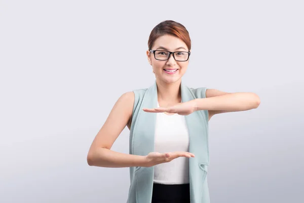 Asiatische Geschäftsfrau in Brille — Stockfoto