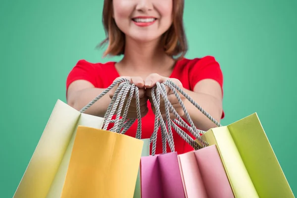 Ragazza con borse della spesa — Foto Stock