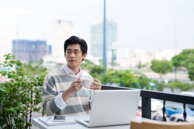 laptop içme kahve çalışma dostum