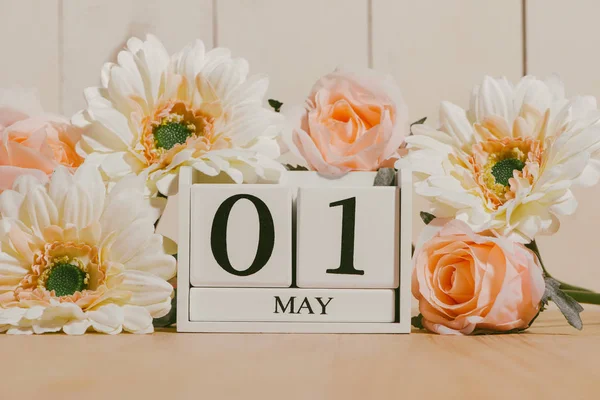 Μπλοκ ημερολόγιο με λουλούδια — Φωτογραφία Αρχείου