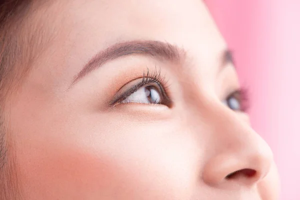 Mujer asiática ojos con pestañas — Foto de Stock