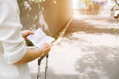 Vietnam pasaportu tutan adam