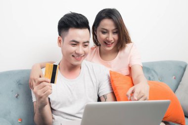 Çift laptop ile alışveriş