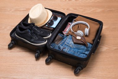 Seyahat çanta açın 