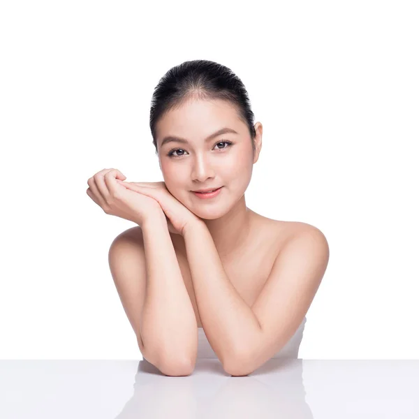 Modelo de spa bonita menina asiática — Fotografia de Stock