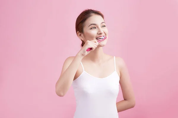 Vrouw met tandenborstel — Stockfoto