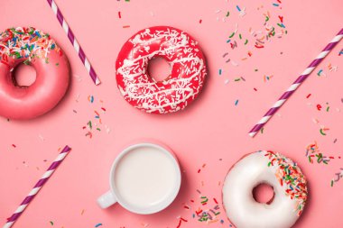 Krema ve süt ile çörek