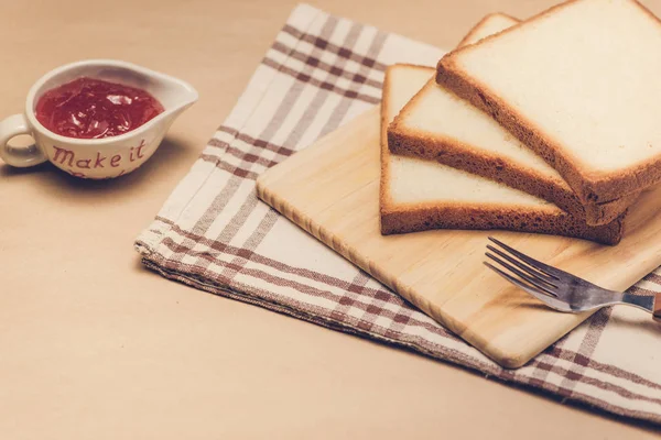 Torradas com geléia de morango — Fotografia de Stock