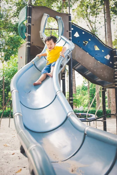 küçük çocuk parkı