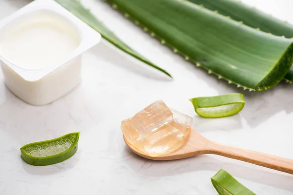 Aloe vera yogurt dengan daun — Stok Foto