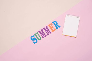 Renkli harflerle yaz kelime 