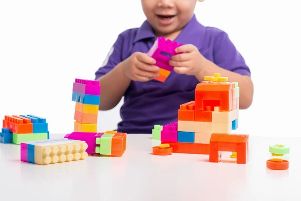 Kid boy playing with blocks — Stock Photo, Image