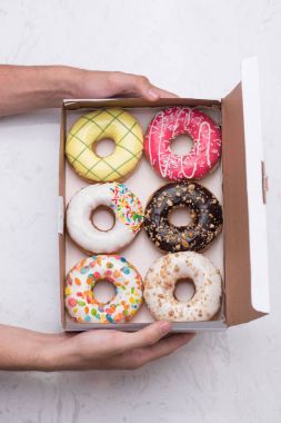 renkli donut ve parti malzeme 