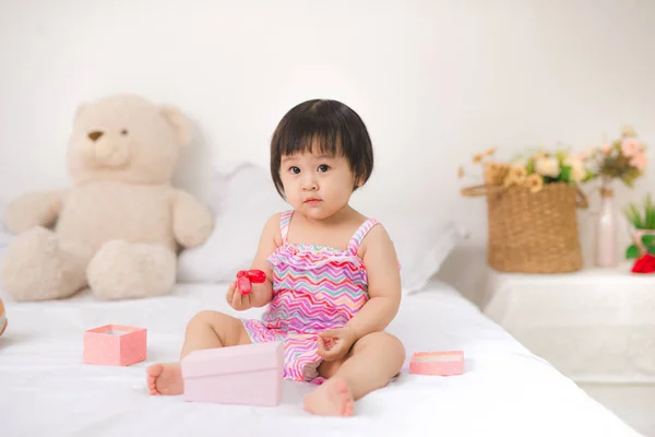 Pequena menina — Fotografia de Stock