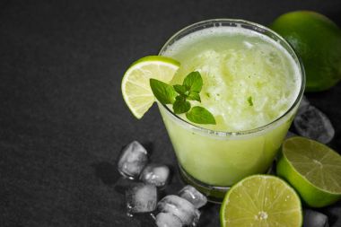 Kokteyl limon suyuyla