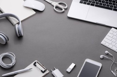 Ofis, banka donatımı ve iş becerikli alet.